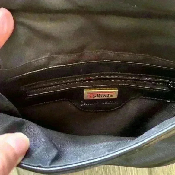 Talbots Black Leather Shoulder/Crossbody Compact Purse with Organizers - Picture 4 of 7